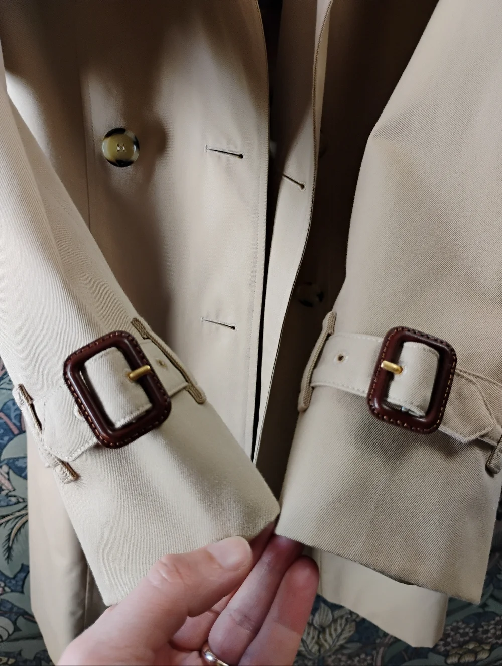 Burberry Beige Double-Breasted Trench Coat, Mid length, Chelsea Size US 6 - Picture 8 of 16